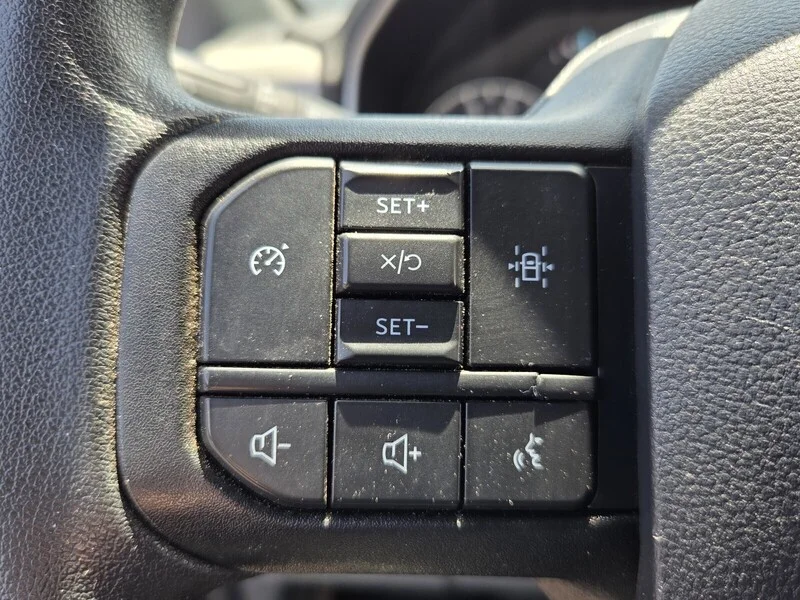 Used 2022 Agate Black Metallic FORD XLT image 25