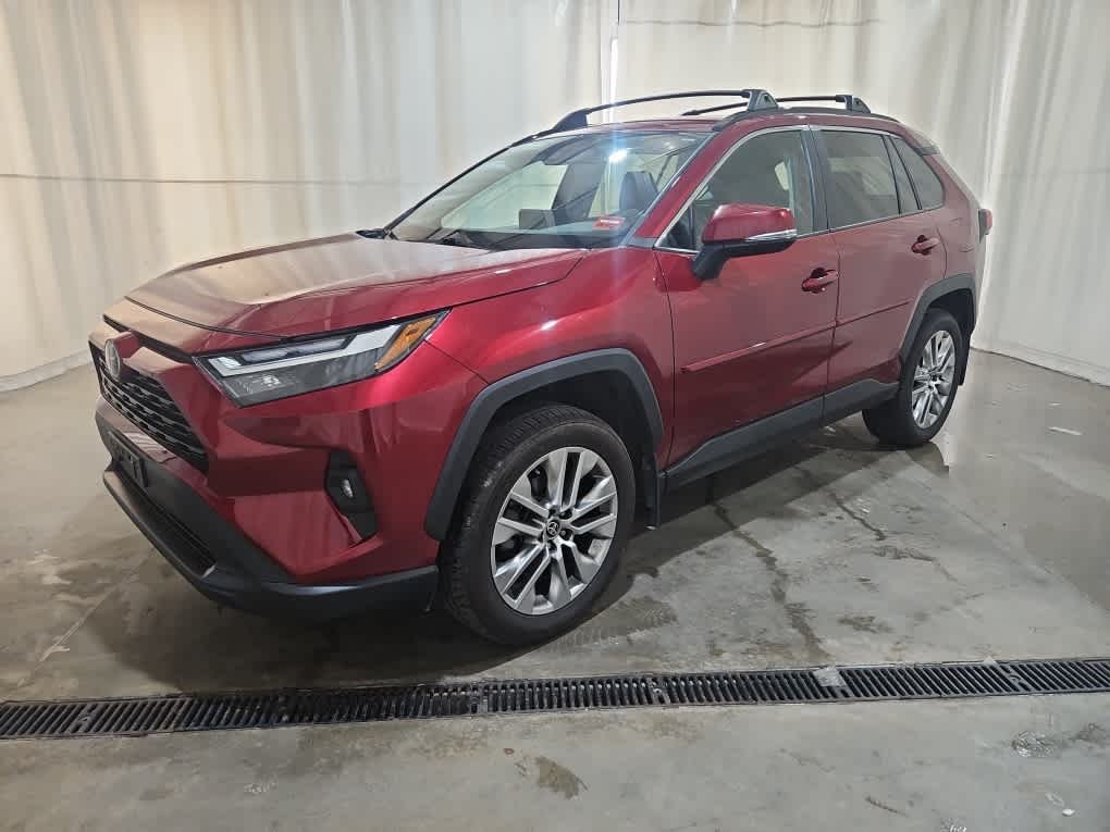 Used 2024 Ruby Flare Pearl Toyota XLE Premium image 2
