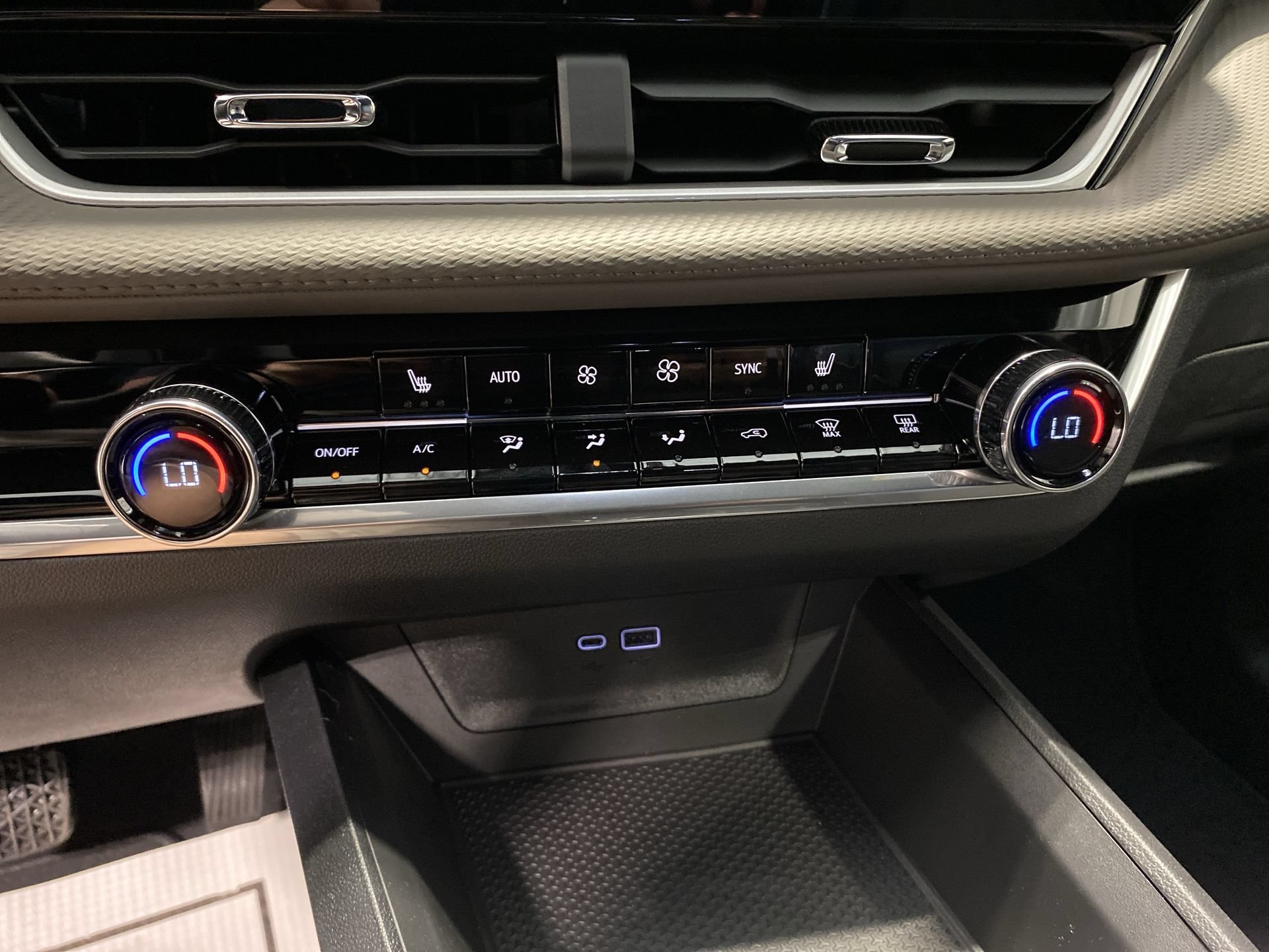 2027 Chevrolet Equinox LT - Photo 17