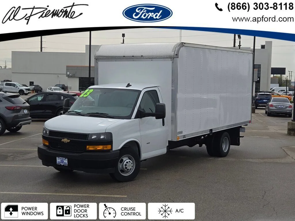 2023 Chevrolet Express Cutaway Base
