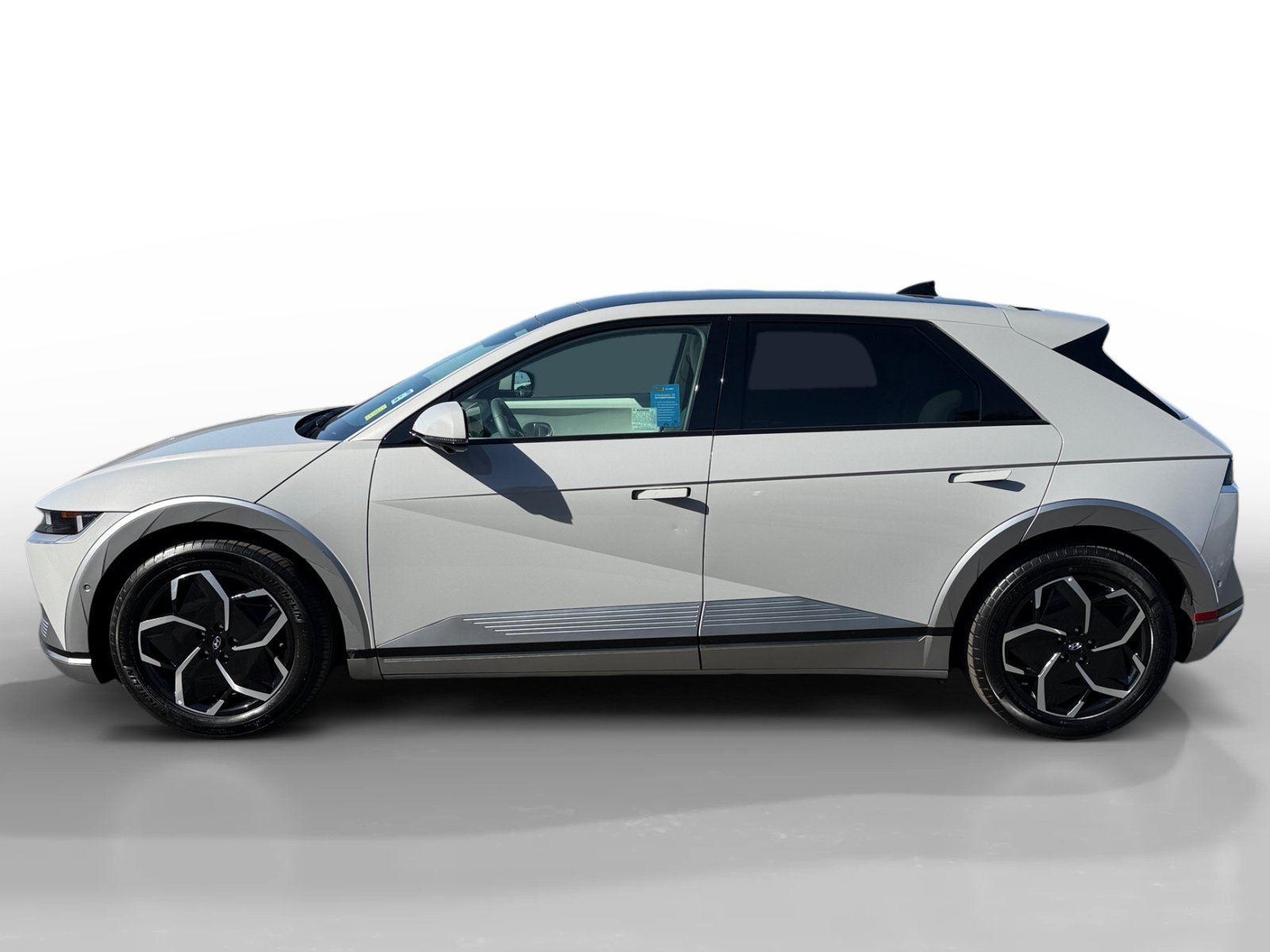 Certified Used 2023 Cyber Gray Hyundai Limited image 2
