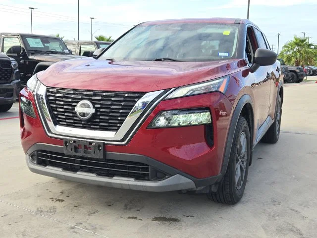 Used 2023 Red Nissan S image 3