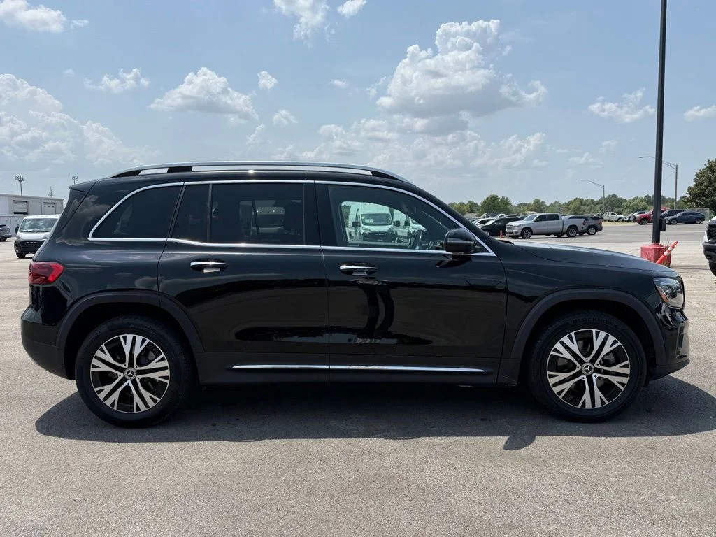 Used 2024 Black Mercedes-Benz GLB 250 image 9