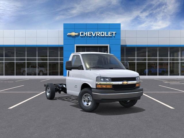 2026 Chevrolet Express Cutaway Base