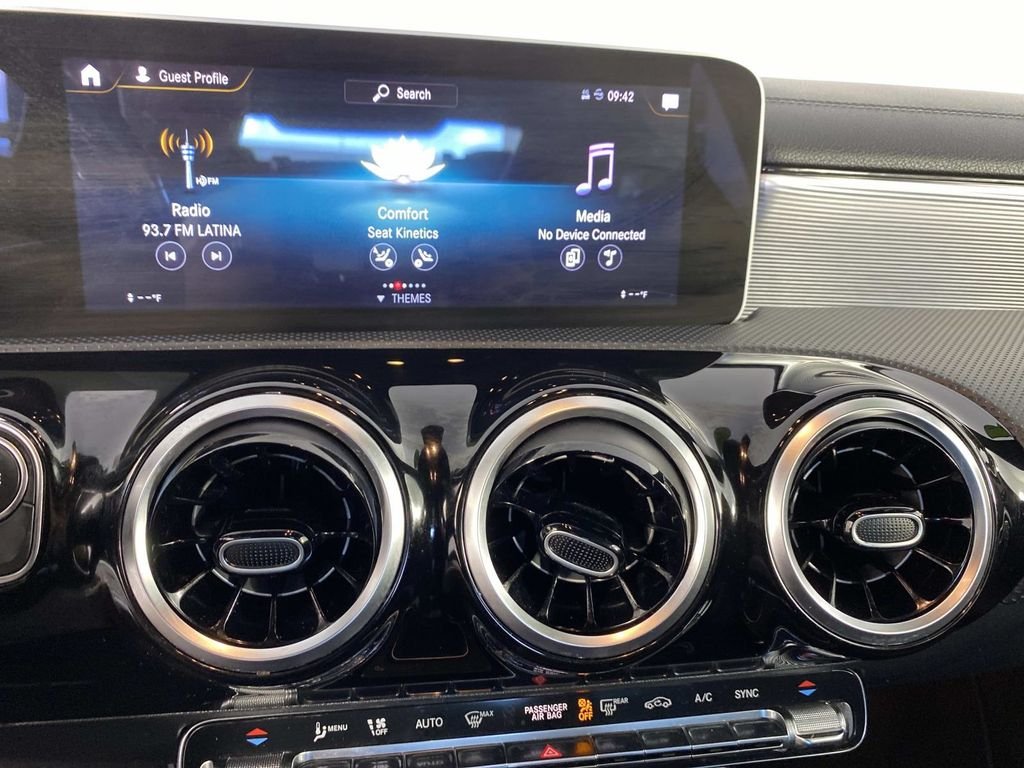 Used 2020 Gray Mercedes-Benz CLA 250 image 21