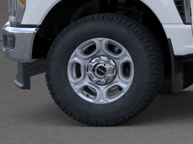 New 2026 Oxford White Ford XLT image 19