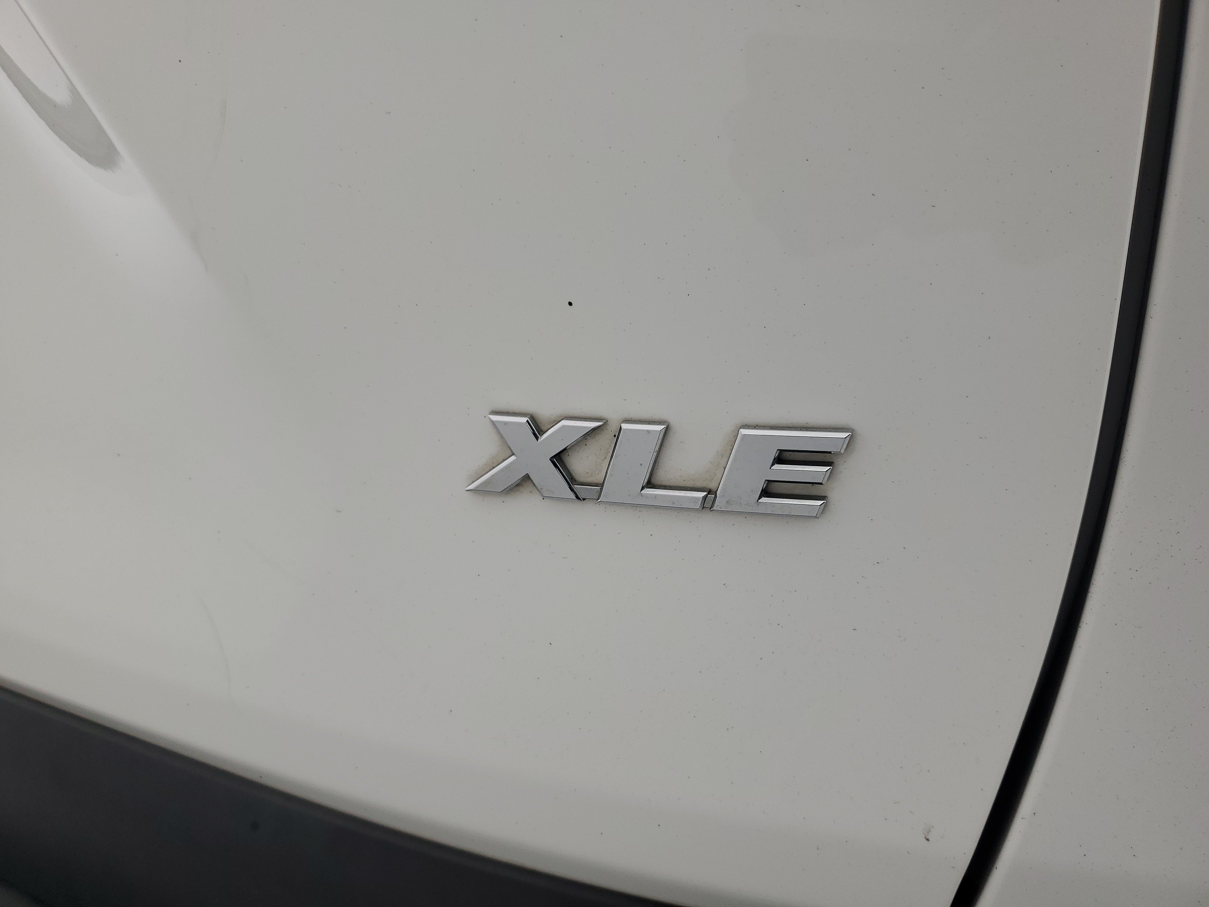 Certified Used 2020 Super White Toyota XLE Premium image 8