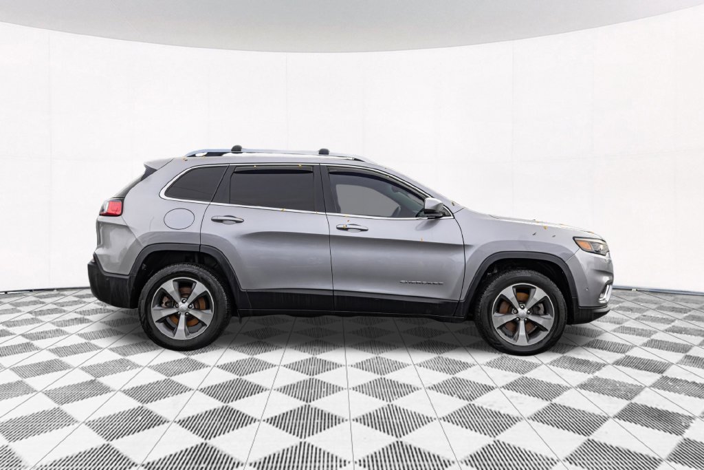 Used 2021 Silver Jeep Limited image 11