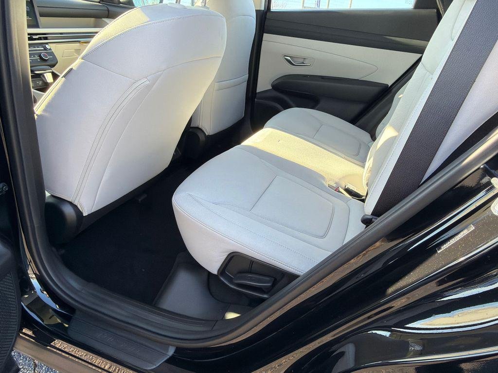 New 2026 Black Hyundai SE FWD image 20