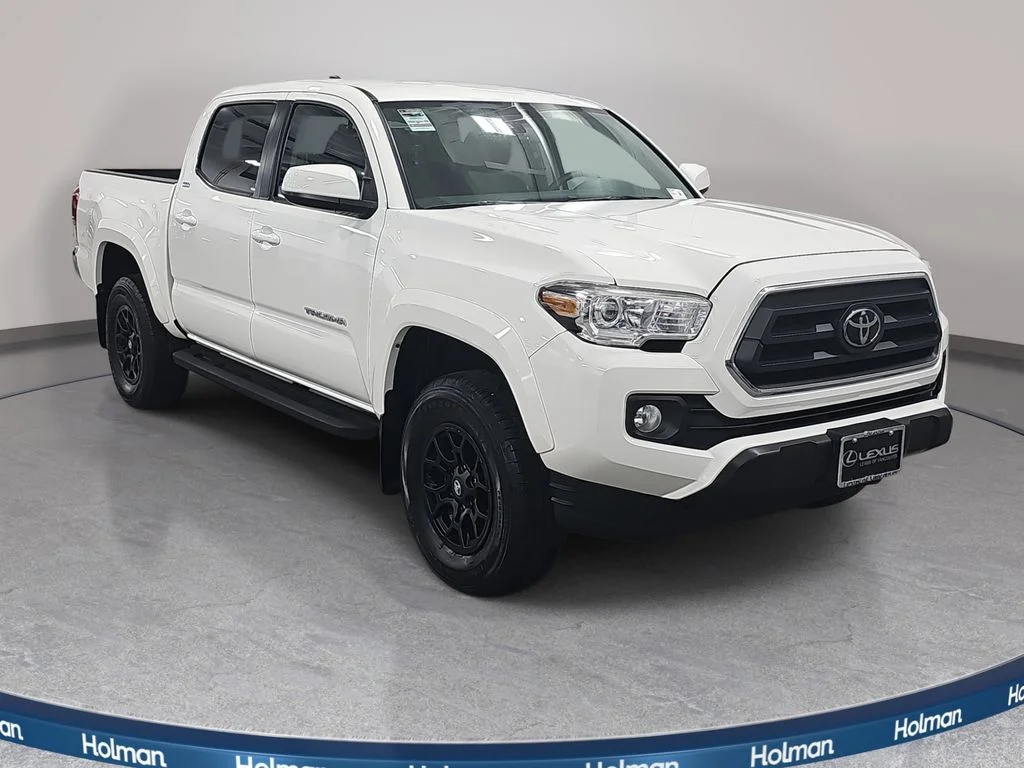 Used 2021 White Toyota SR5 image 4