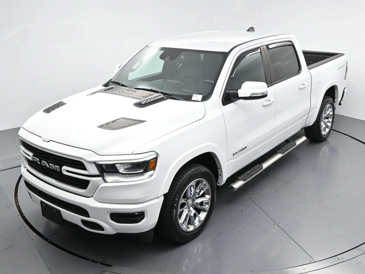 Used 2022 White Ram Laramie image 37