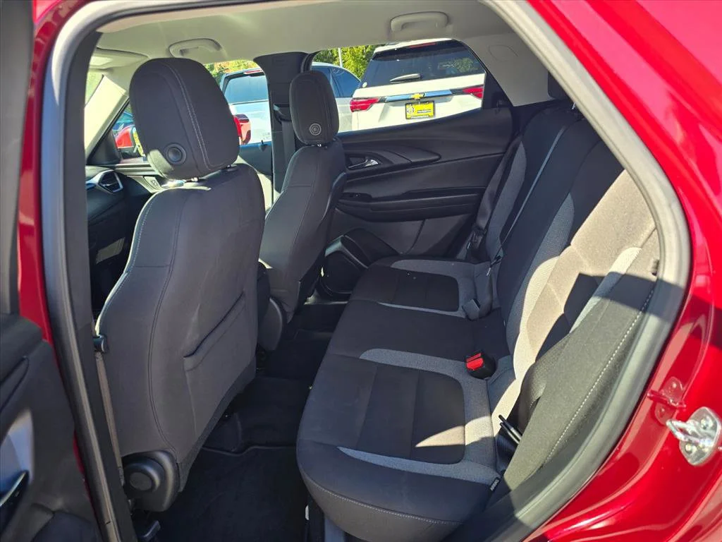 Used 2025 Crimson Metallic Chevrolet LT image 14