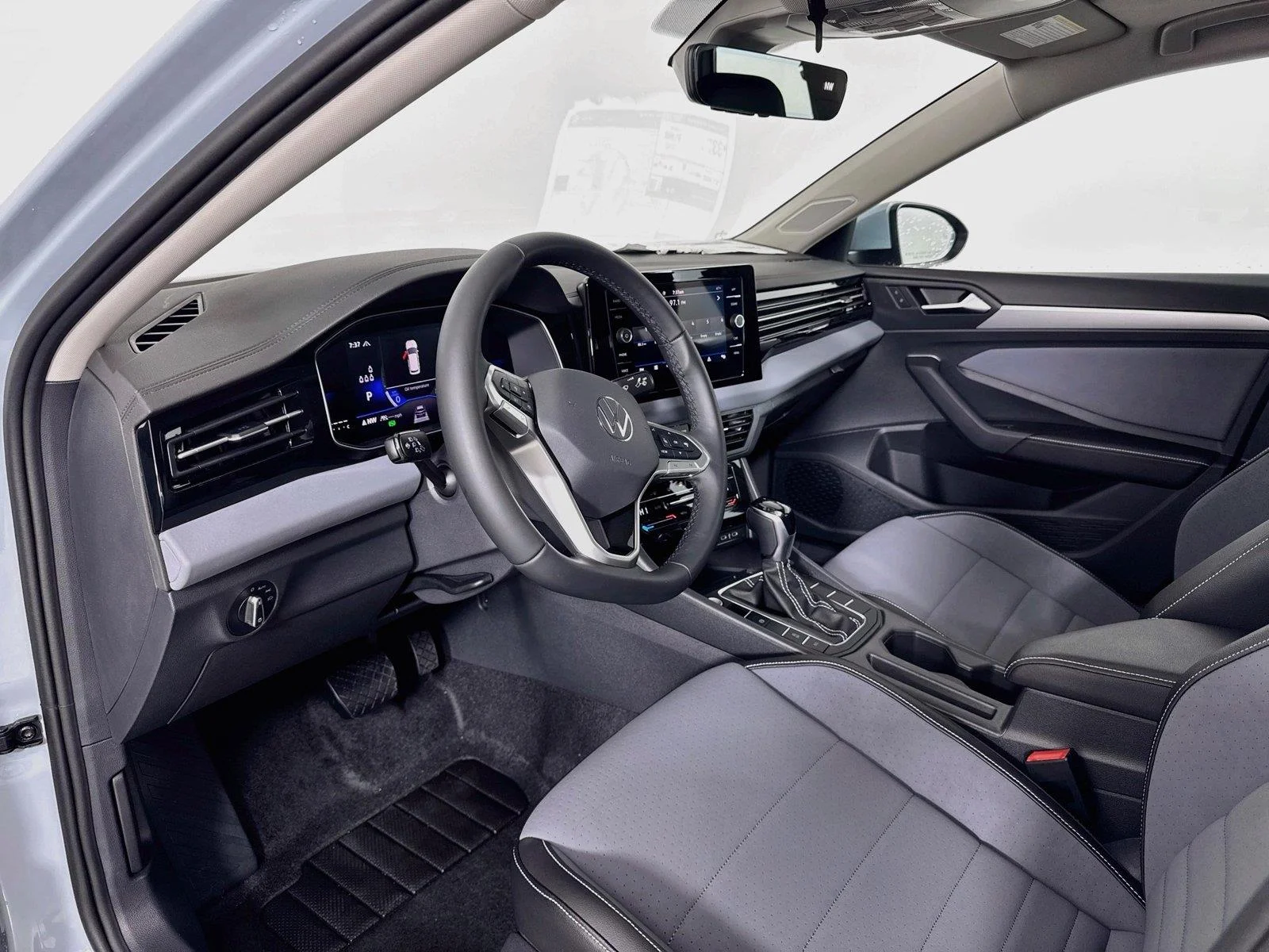 New 2027 GRAY Volkswagen SE image 9