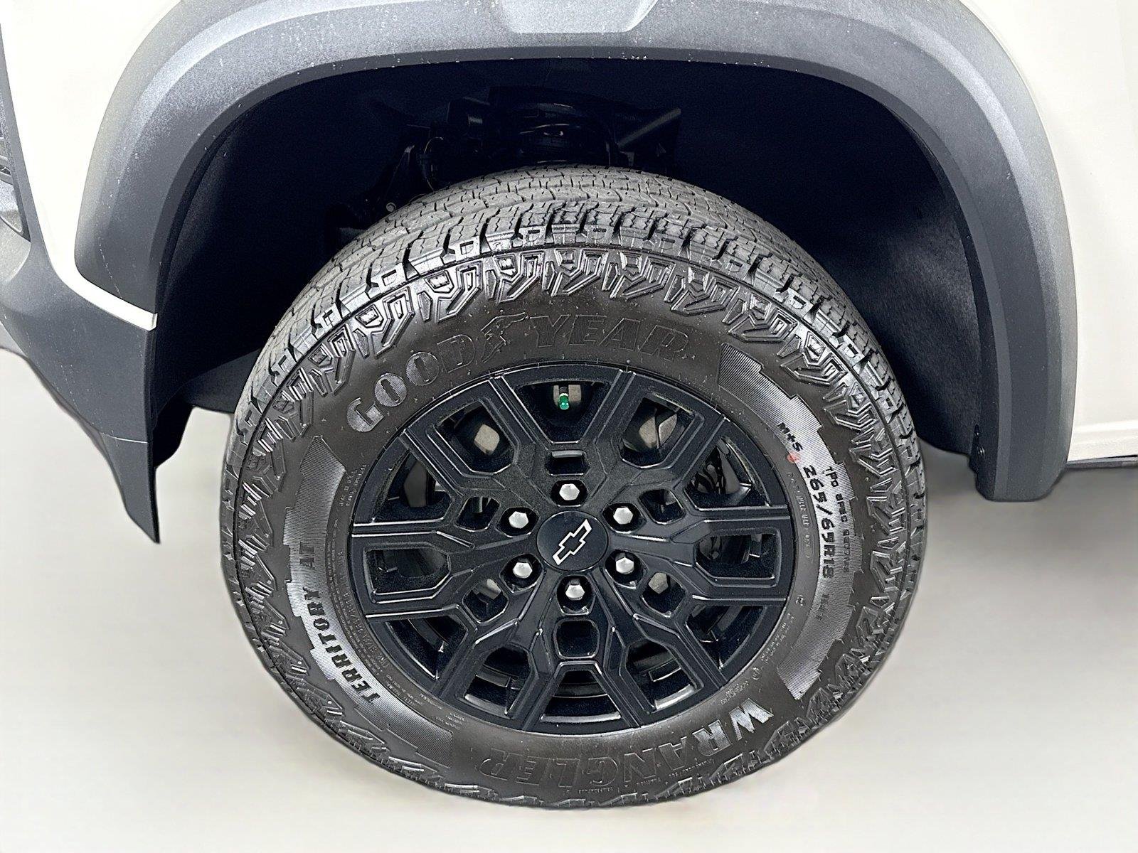Used 2026 White Sands Chevrolet 4WD Trail Boss image 43