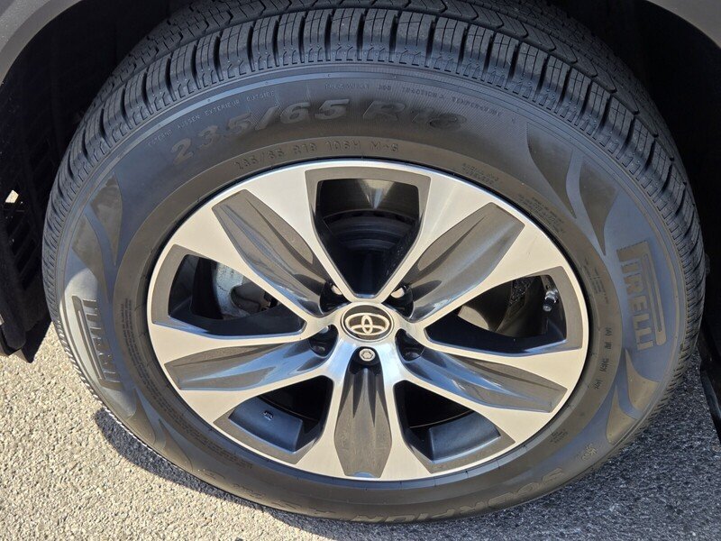 Used 2025 Silver Toyota XLE image 13