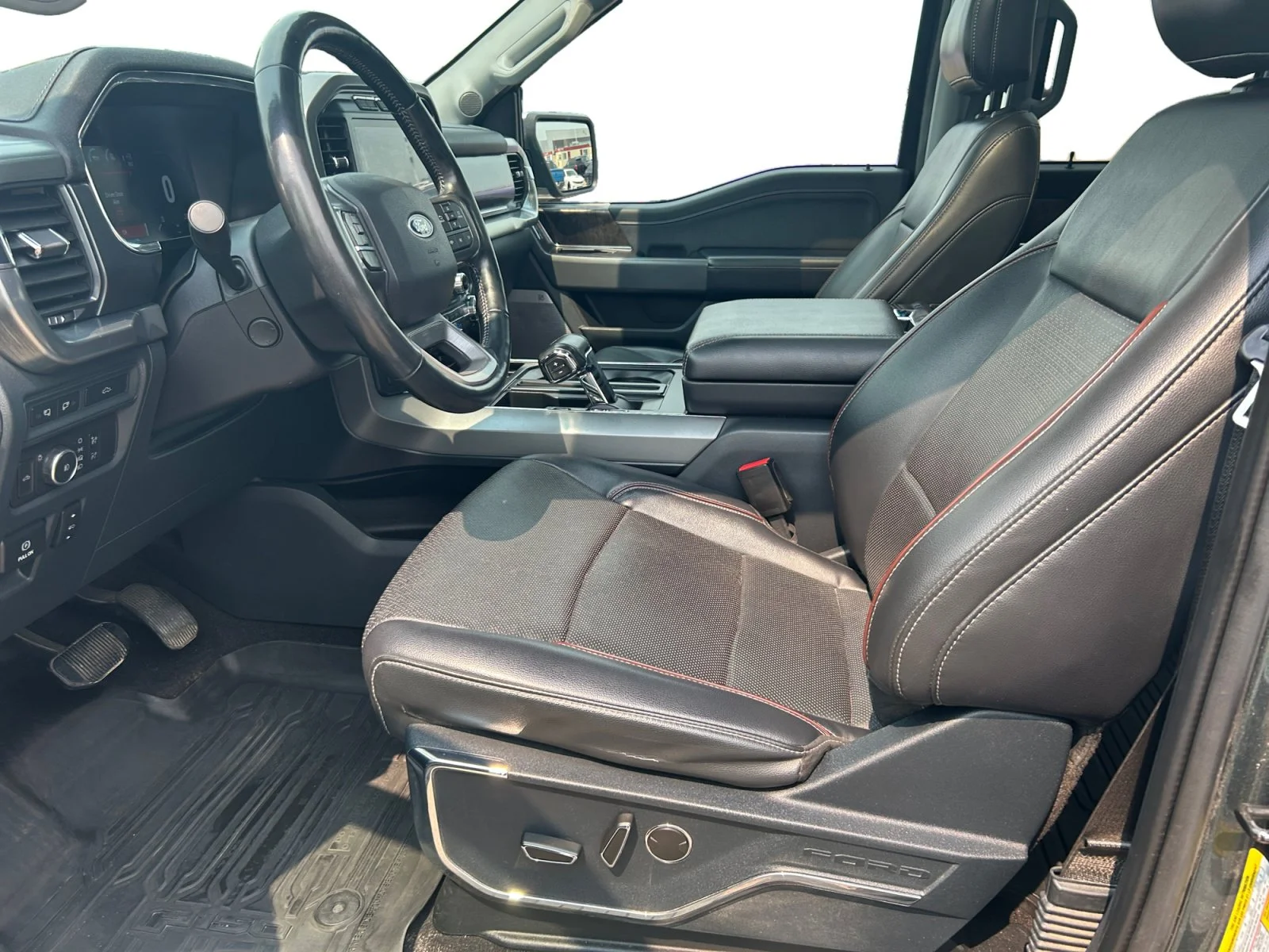 Used 2021  Ford LARIAT SuperCrew   EcoBoost™ image 14