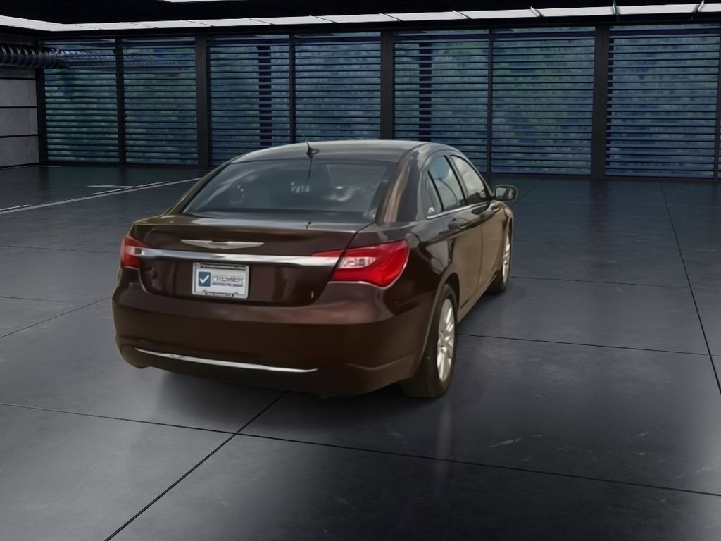 Used 2013 Beige Chrysler LX image 9
