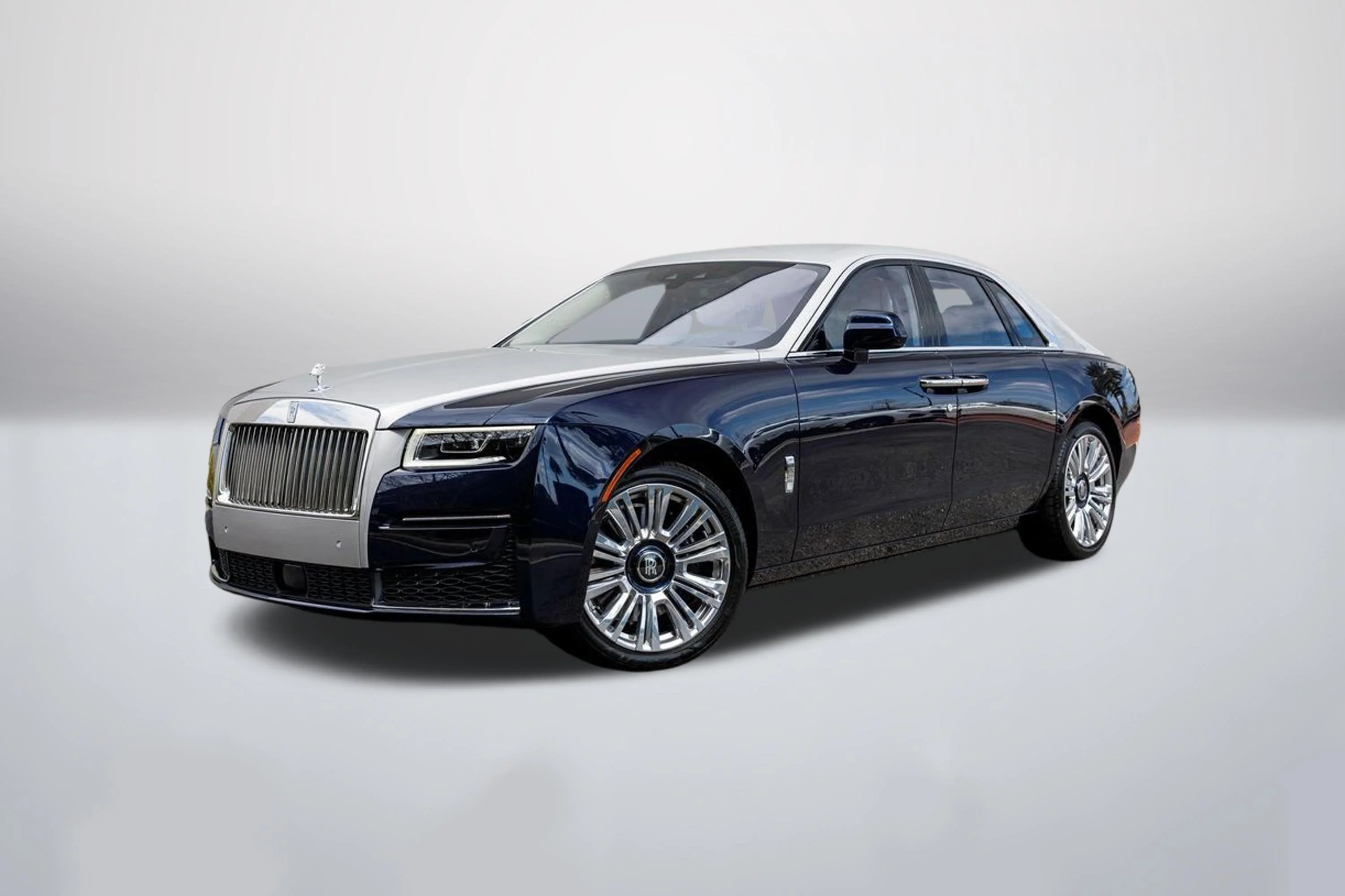 Used 2021 Midnight Sapphire Rolls-Royce  image 1