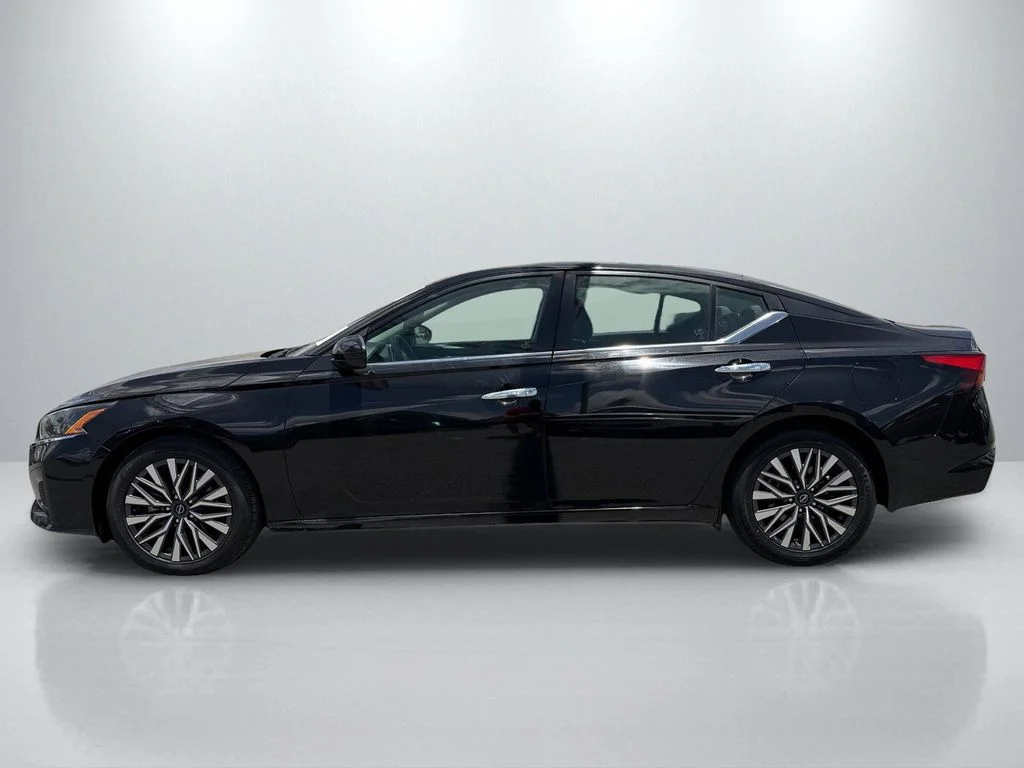 2023 Nissan Altima SV - Photo 8