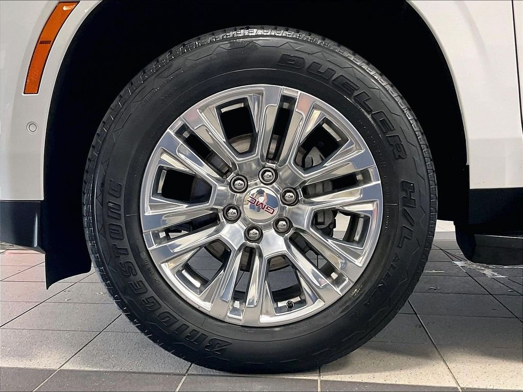 Used 2025 White GMC Denali image 7