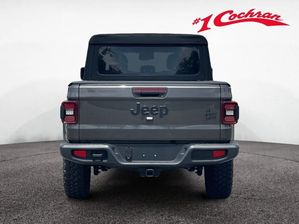 Used 2024 Granite Crystal Metallic Clearcoat Jeep Willys image 25