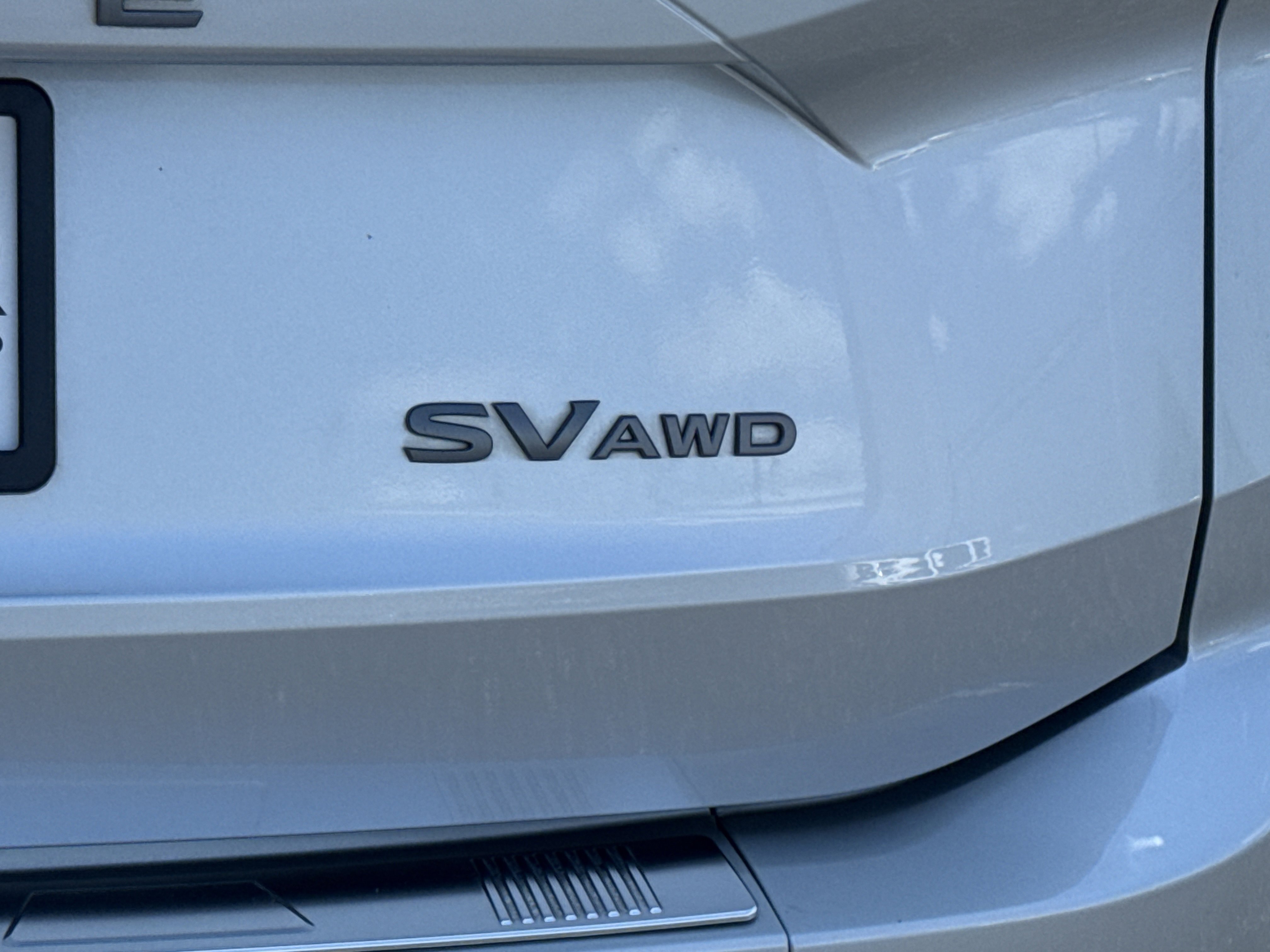 Used 2024 Brilliant Silver Metallic Nissan SV AWD image 9