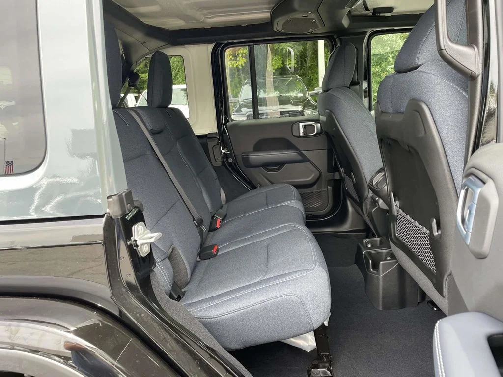 New 2026 Black Clearcoat Jeep Rubicon image 17