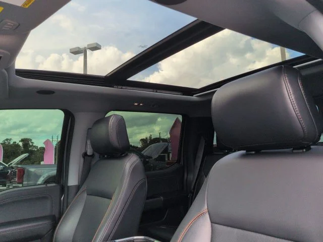 Used 2025 Gray Metallic Ford Lariat image 21