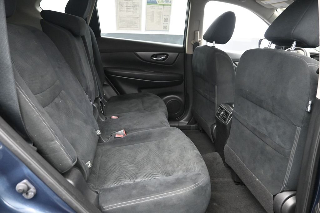 Used 2016 Blue Nissan S image 10