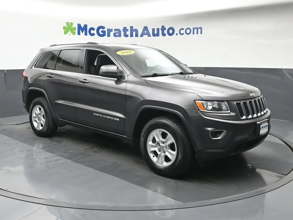Used 2016 Gray Jeep Laredo image 2