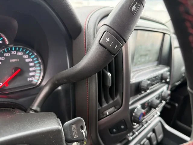 Used 2018 DARK SLATE METALLIC GMC SLT image 27