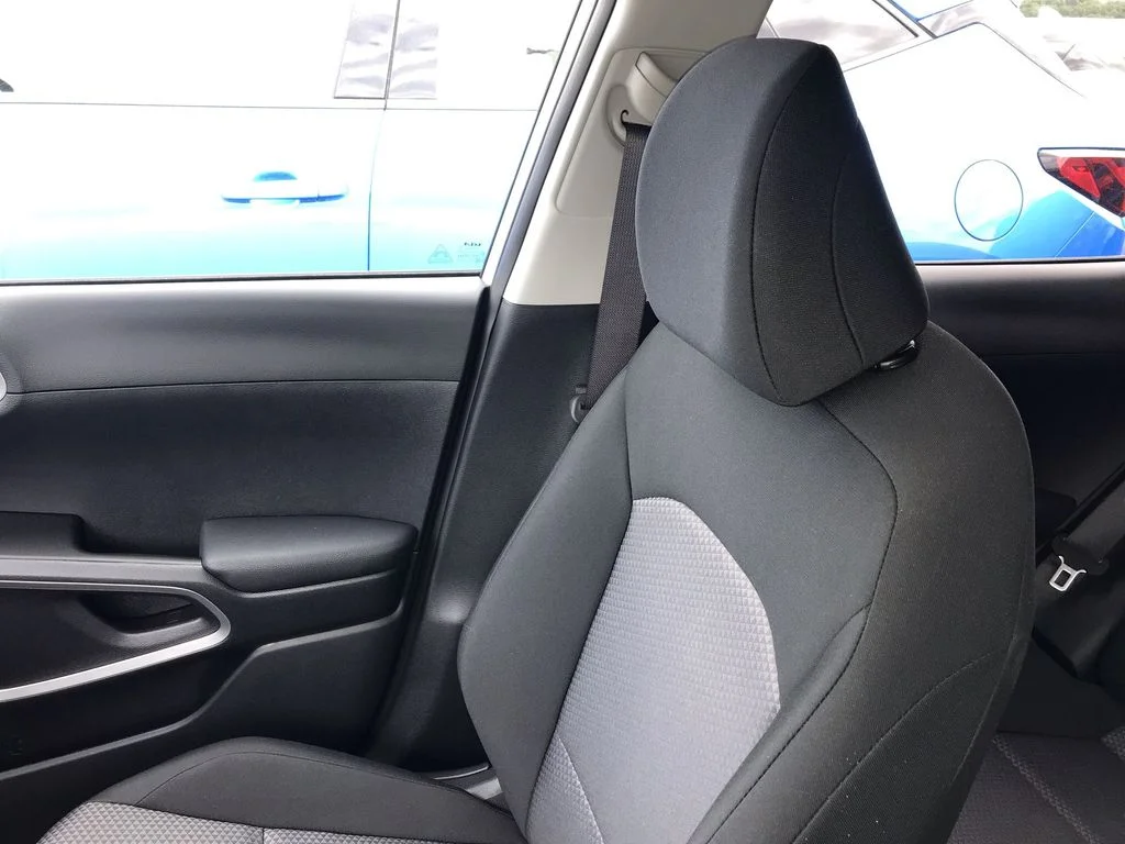 Used 2025 White Kia LX image 22