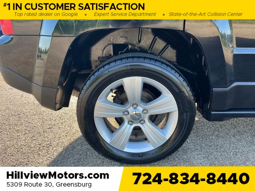 Used 2015 Black Clearcoat Jeep Latitude image 11