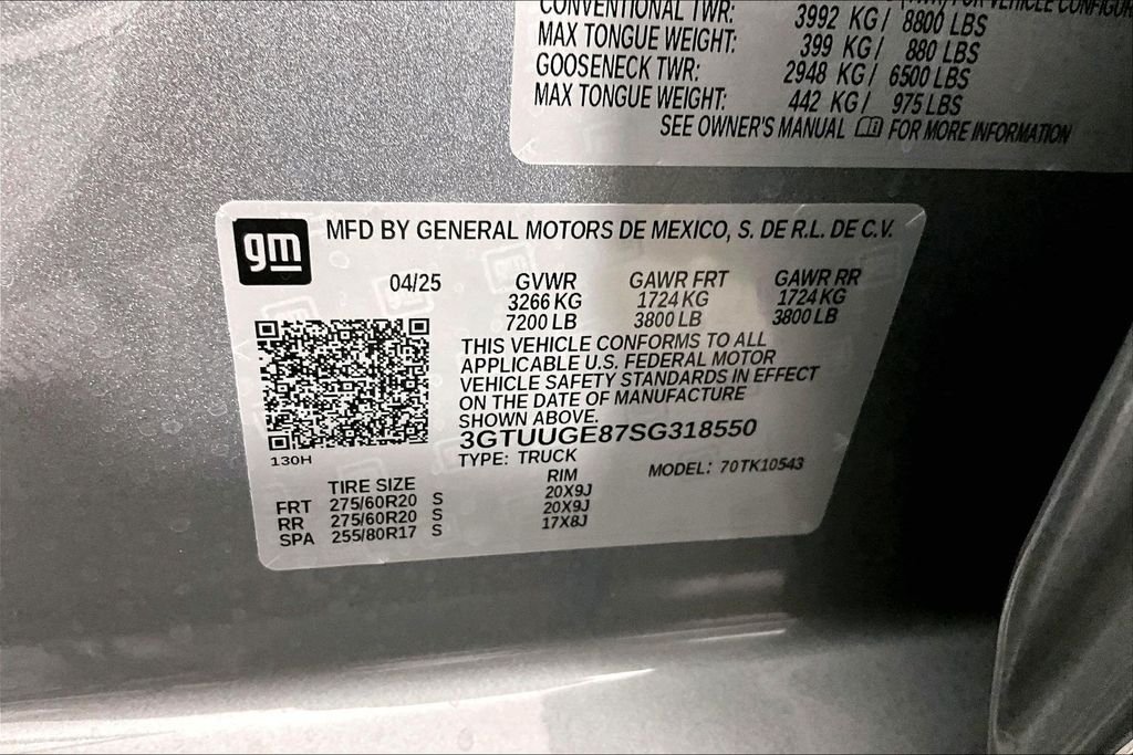 Used 2025 Silver GMC Denali image 19