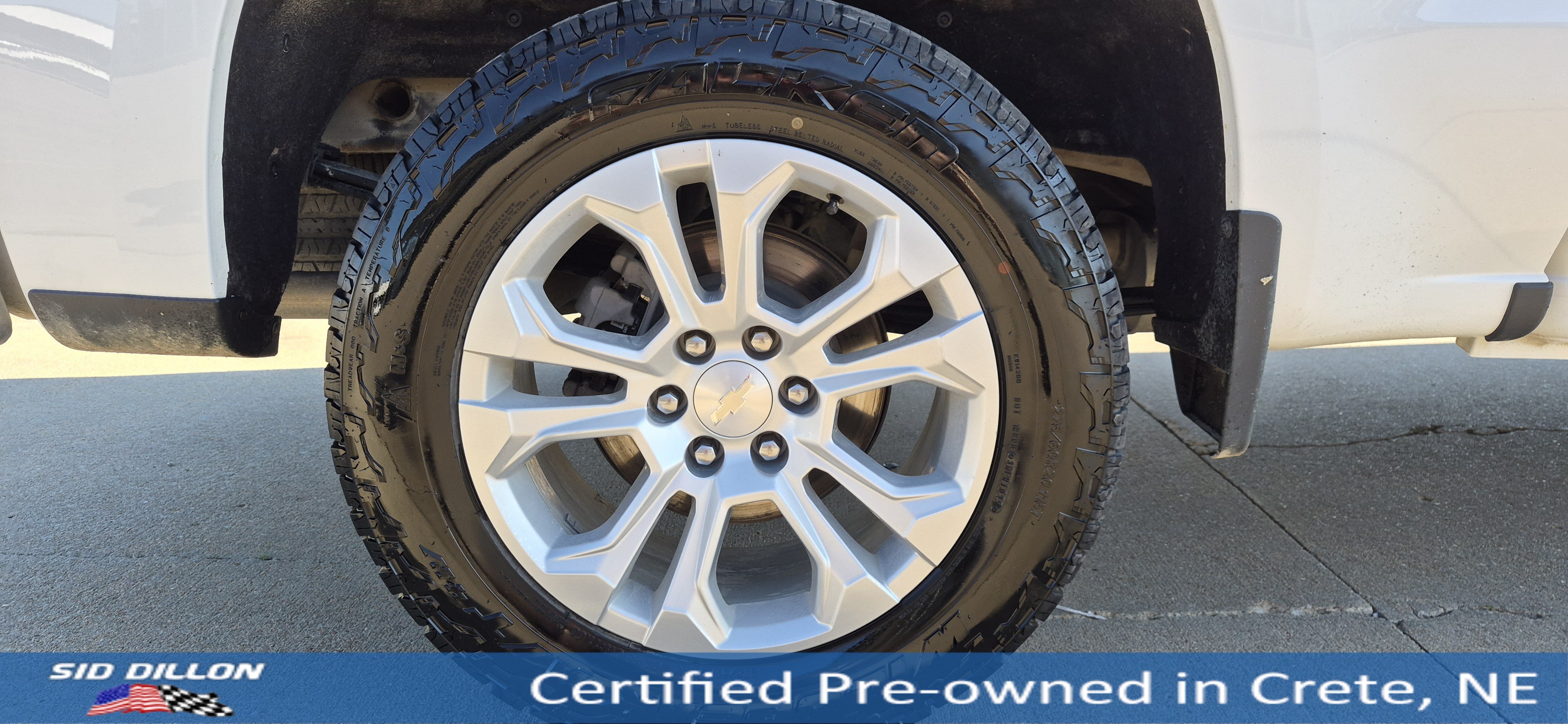 Used 2022 Summit White Chevrolet LTZ image 10