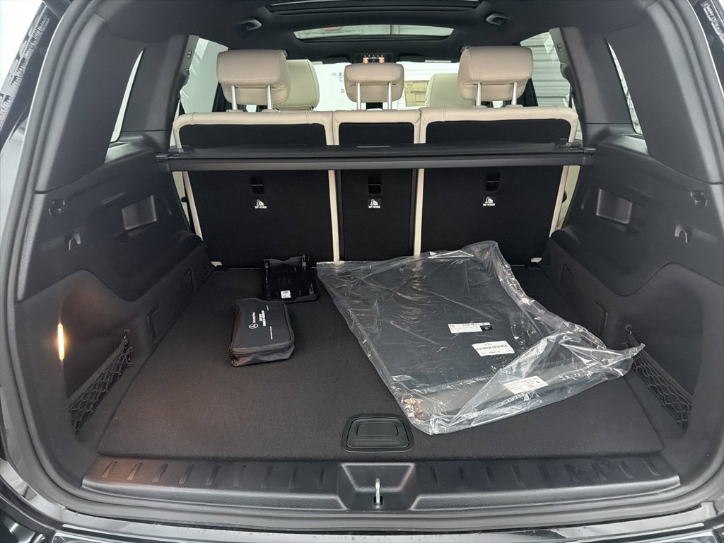 Used 2026 Black Mercedes-Benz GLB 250 image 22