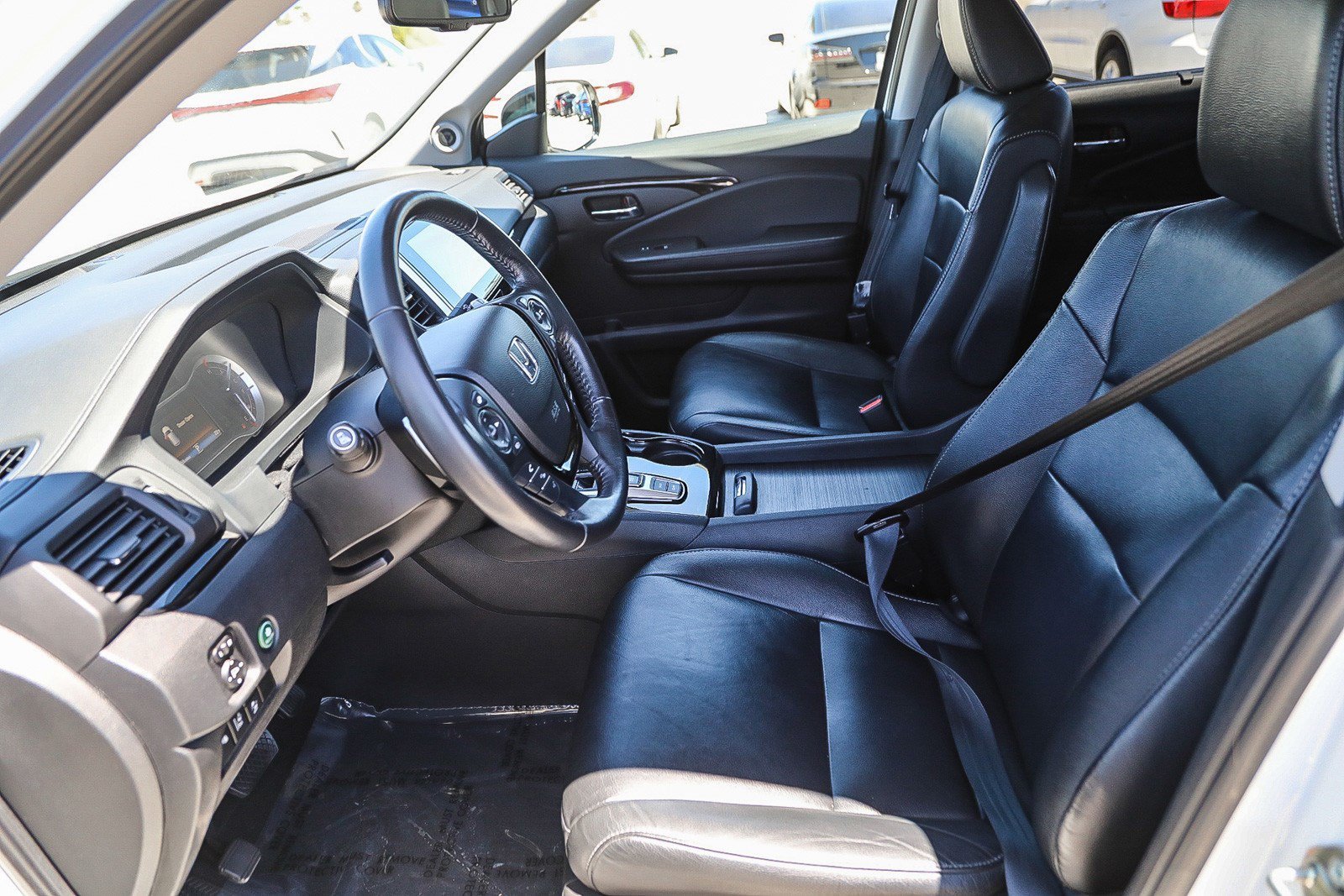 Used 2017 White Diamond Pearl Honda Touring image 16