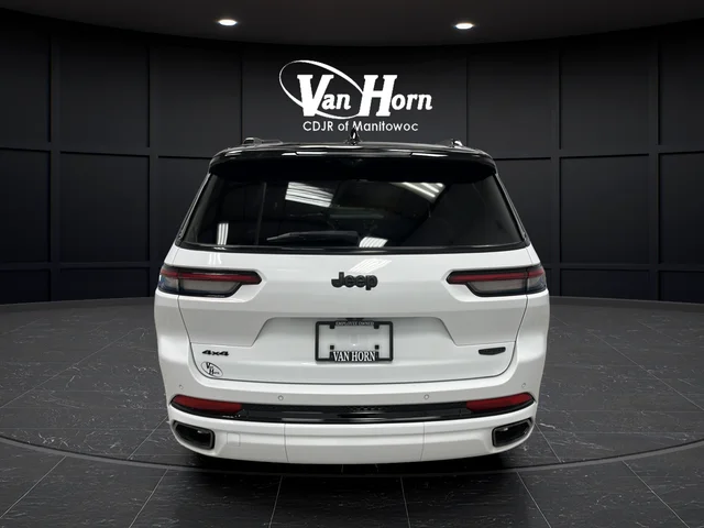 Used 2024 Bright White Clearcoat Jeep Summit image 6