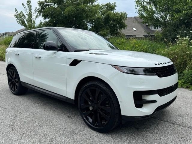New 2026 Fuji White Land Rover SE image 4