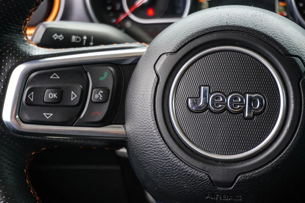 Used 2022 Black Jeep Mojave image 14