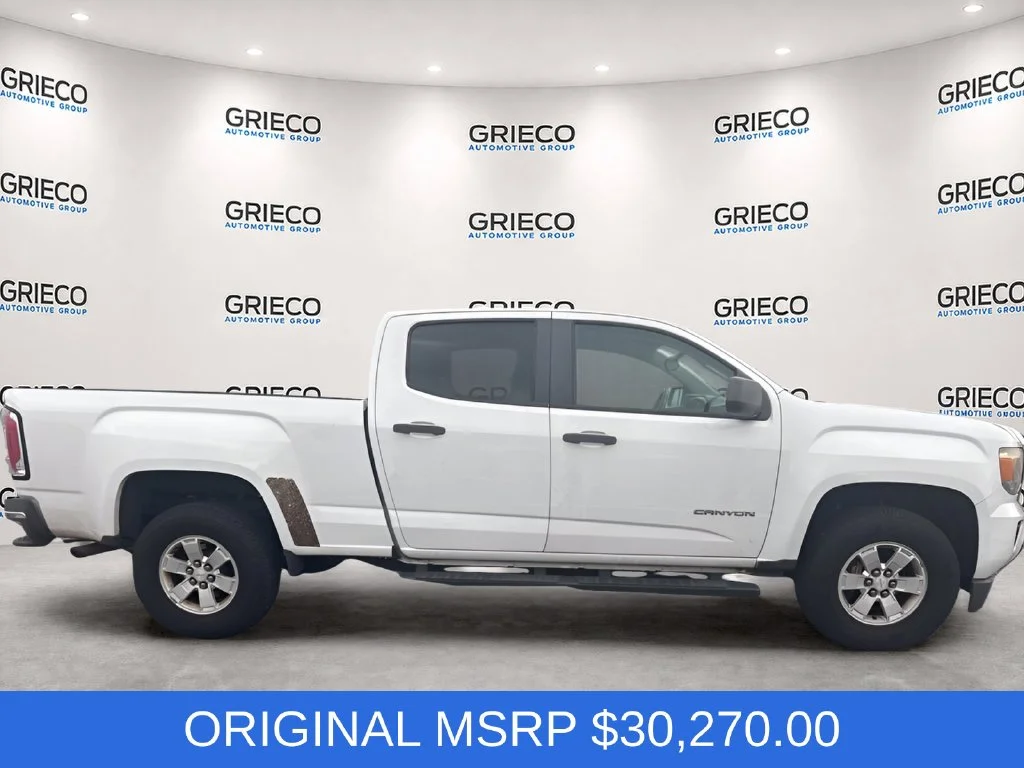 Used 2015 White GMC Base image 2
