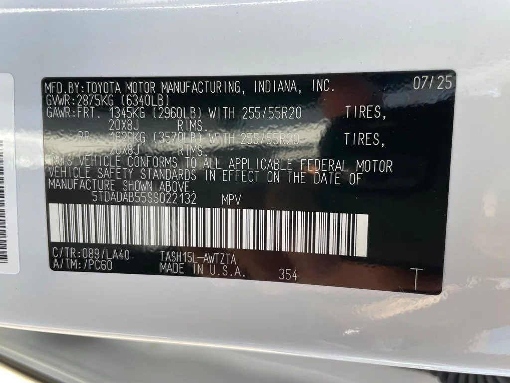 Used 2025 White Toyota MAX Platinum image 36