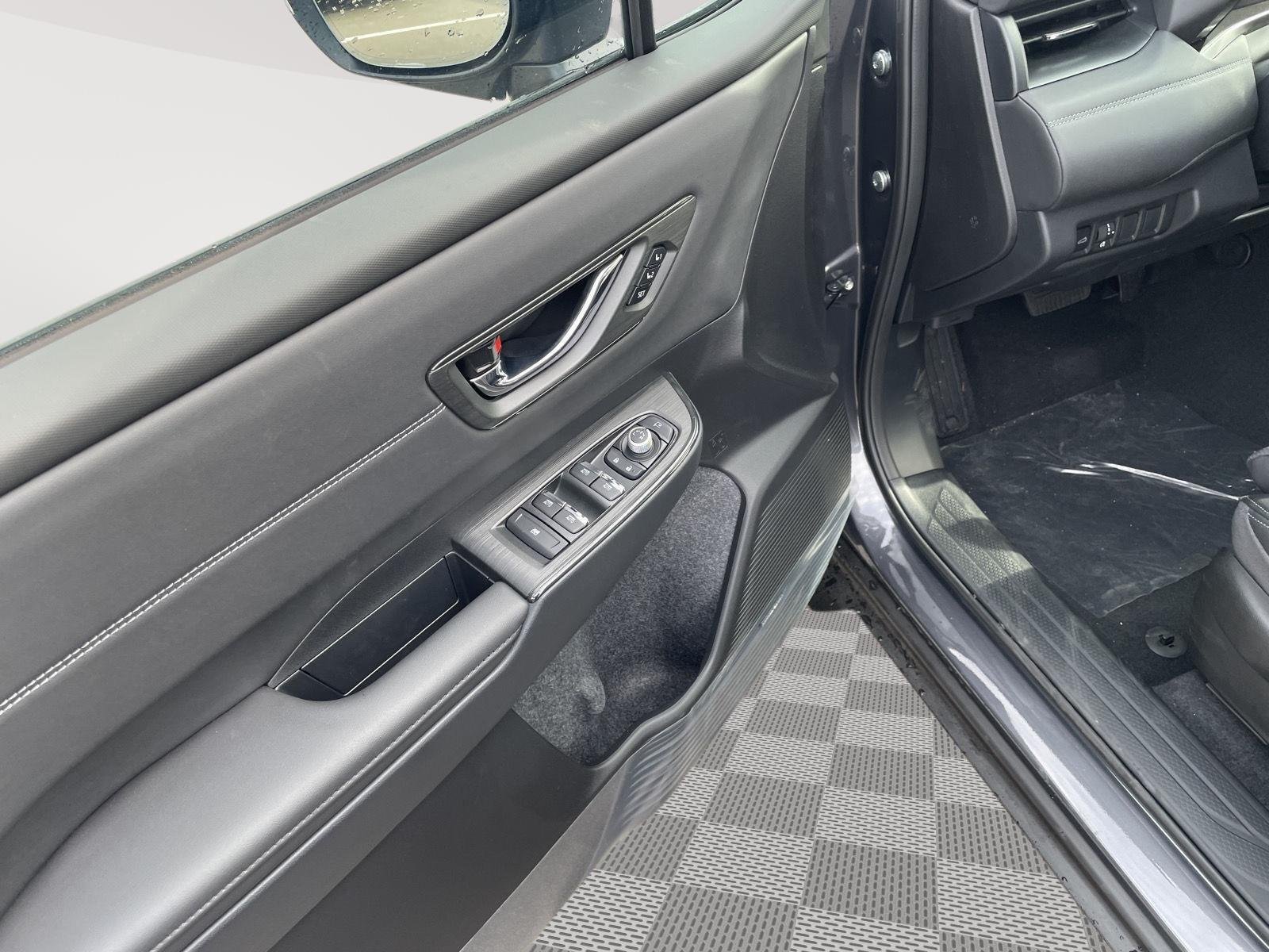 New 2026 MAGNETITE GRAY METALLIC Subaru Touring image 9