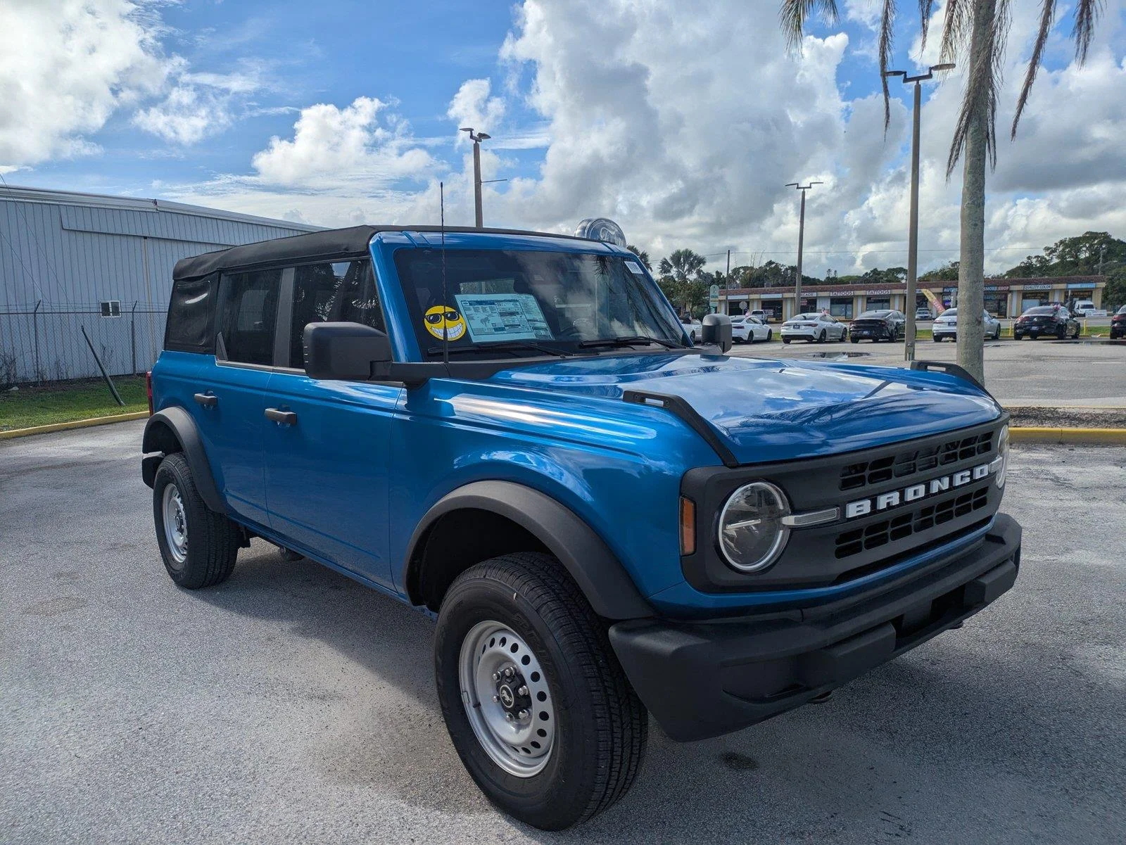 2025 Ford Bronco 4-Door Base - Photo 5