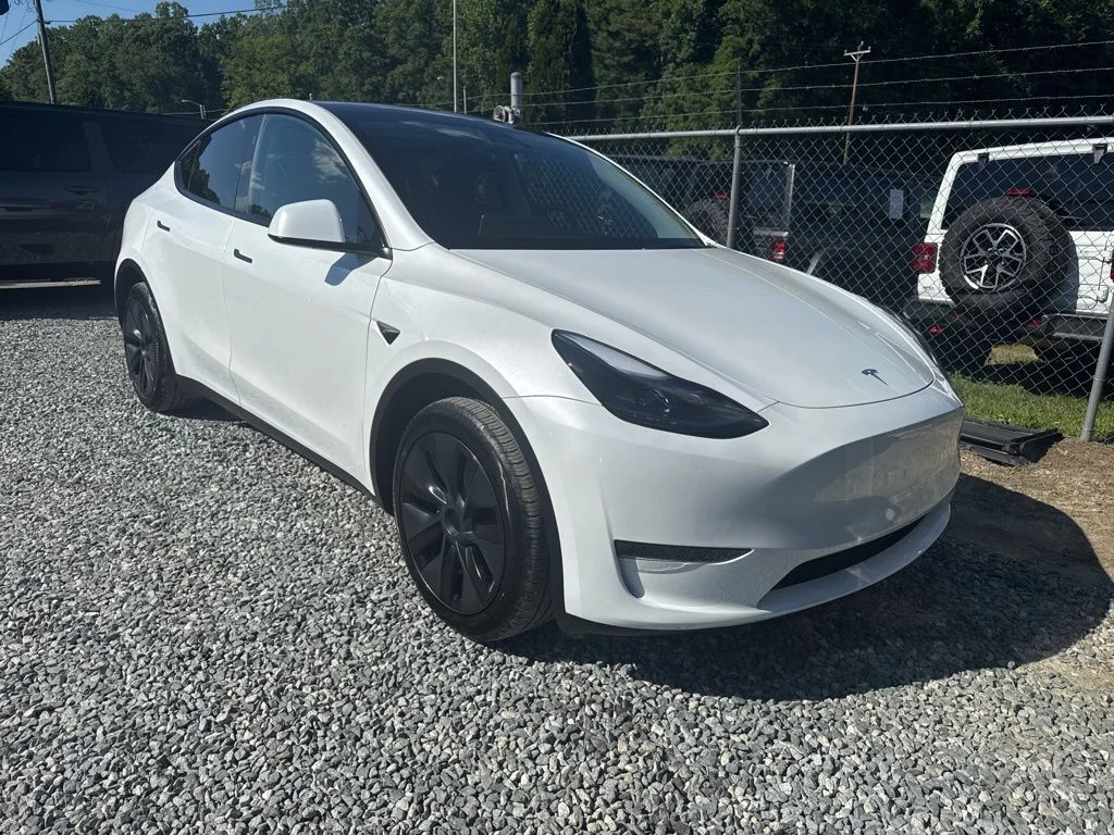 Used 2025  Tesla Long Range image 2