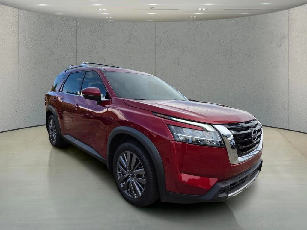 Certified Used 2023 Red Nissan SL image 7