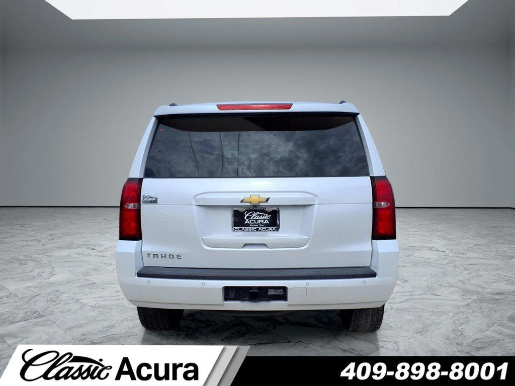 Used 2017 Iridescent Pearl Tricoat Chevrolet LT image 4