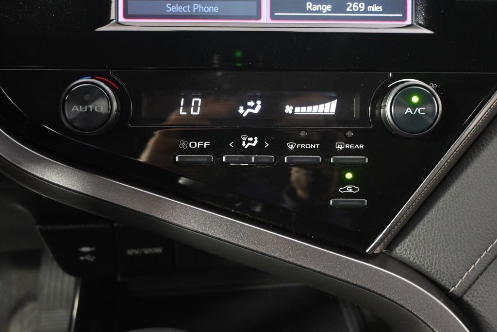 Used 2019 Midnight Black Metallic Toyota SE image 31