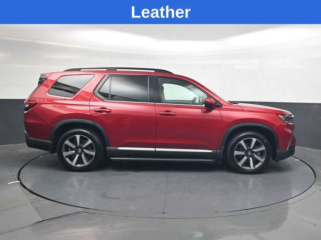 Used 2024 Radiant Red Metallic II Honda Touring image 3