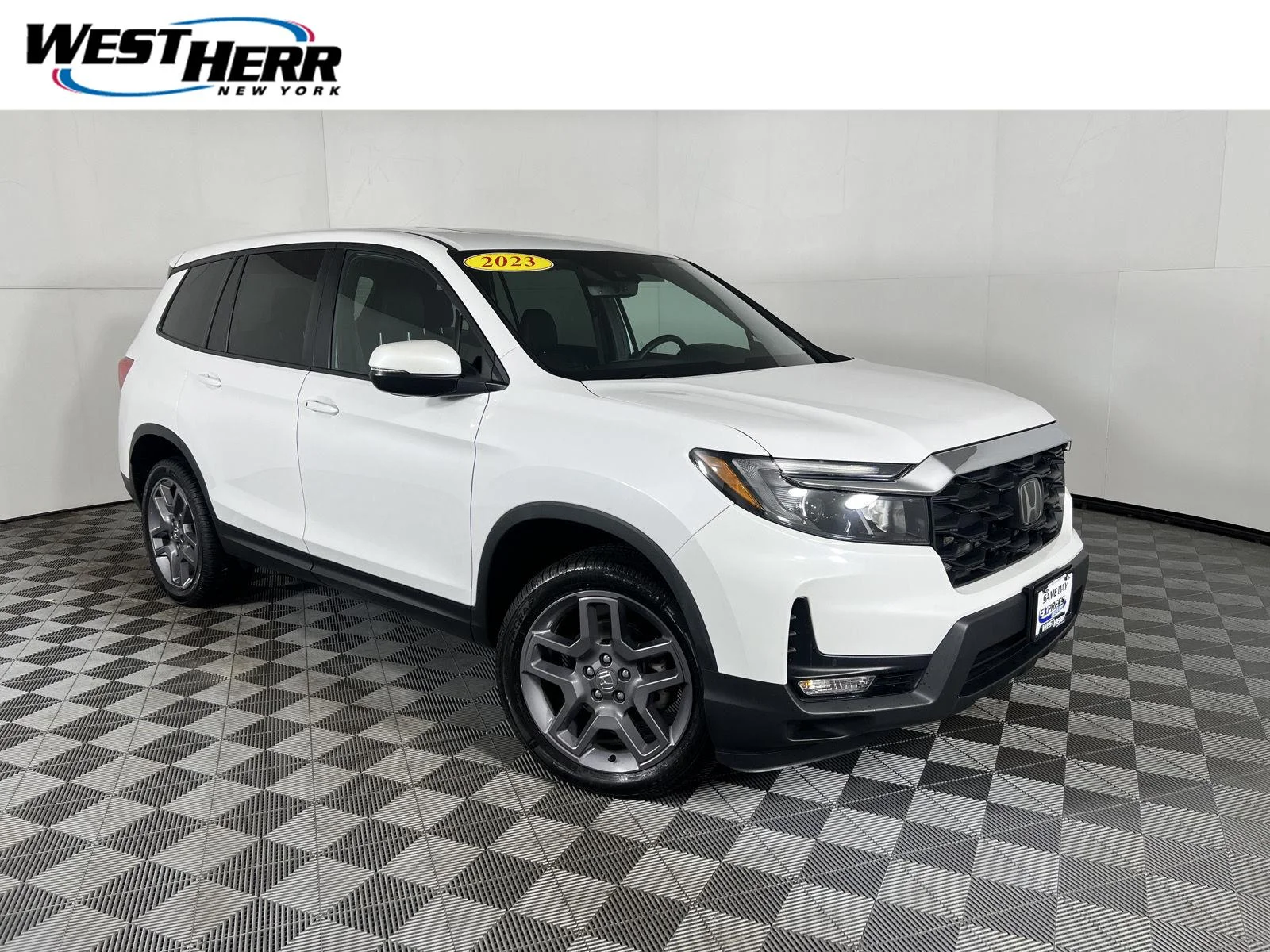 Used 2023 Platinum White Pearl Honda EX-L image 1